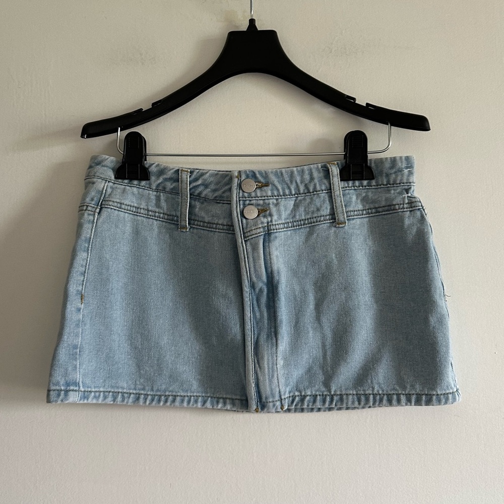 Superdown Lightwash Denim Double Button Y2K Micro Mini Skirt size Medium EUC